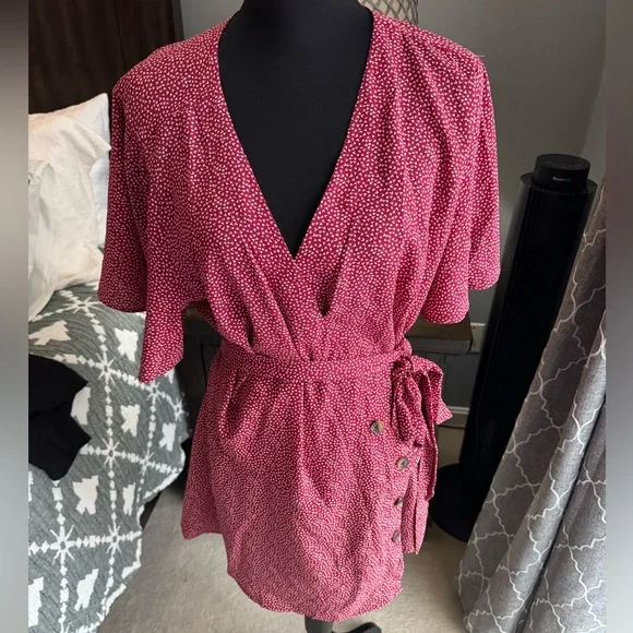 LOFT Red and White Patterned Top - Picture 1 of 4